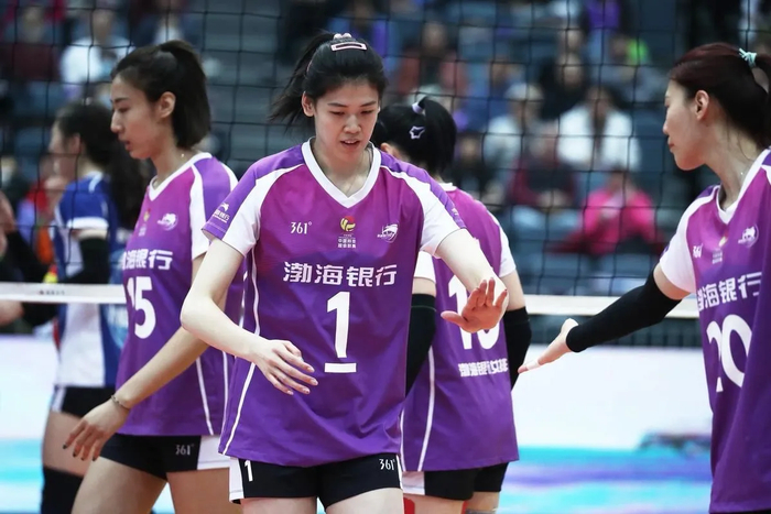 九游娱乐官方网站-天津女排再引二传引争议！挖角李响队友，是妙招还是昏招？|李盈莹|丁心怡|全运会|朱航霆|球队_新浪新闻