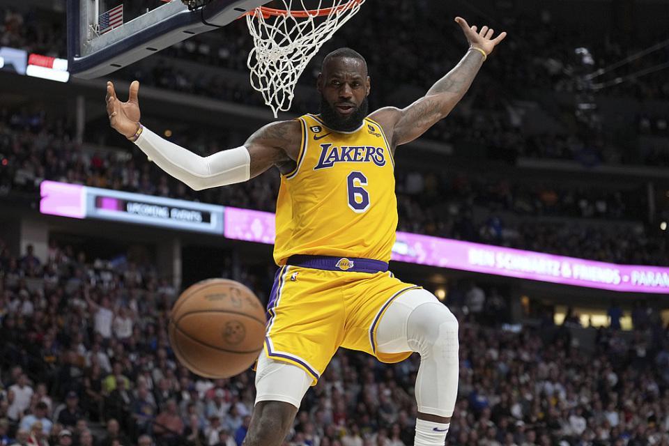 九游娱乐官方网站-NBA得分榜：詹姆斯断崖领先 哈登升至第九！再进一步几乎不可能？