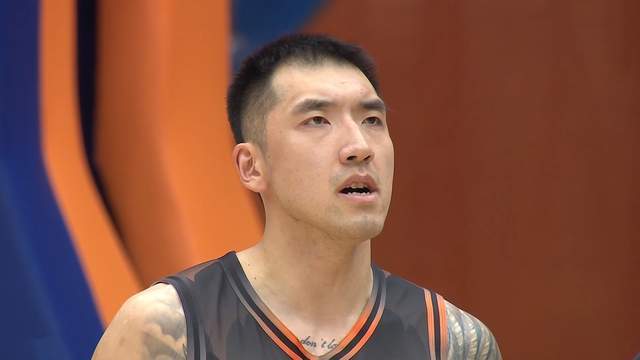 高诗岩+陶汉林合同到期，山东男篮重建 4外援全换 邱彪完成目标